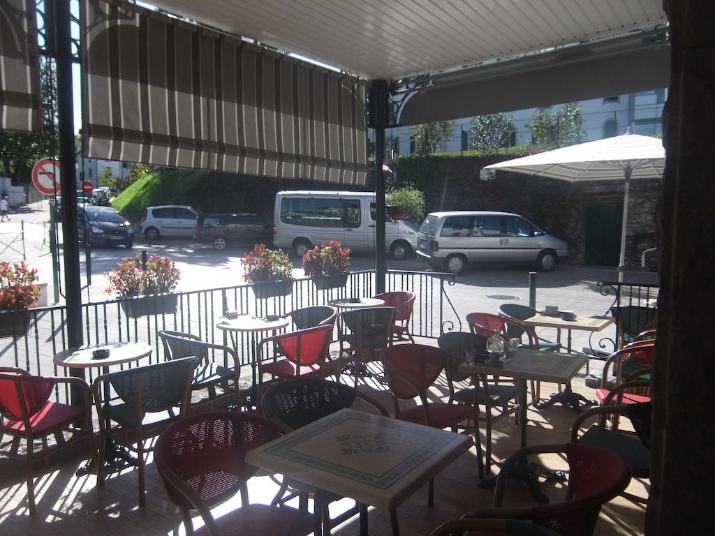 Hotel-Café du Trinquet Cambo-les-Bains Esterno foto