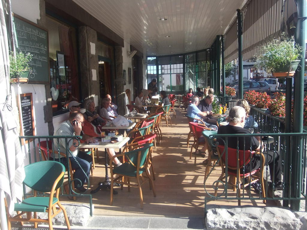 Hotel-Café du Trinquet Cambo-les-Bains Esterno foto